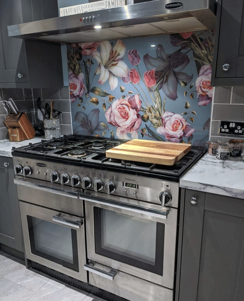 Ian's Alida glass splashback at home