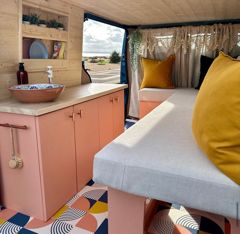 Elodie · Campervan